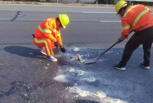 云县公路下沉注浆加固施工